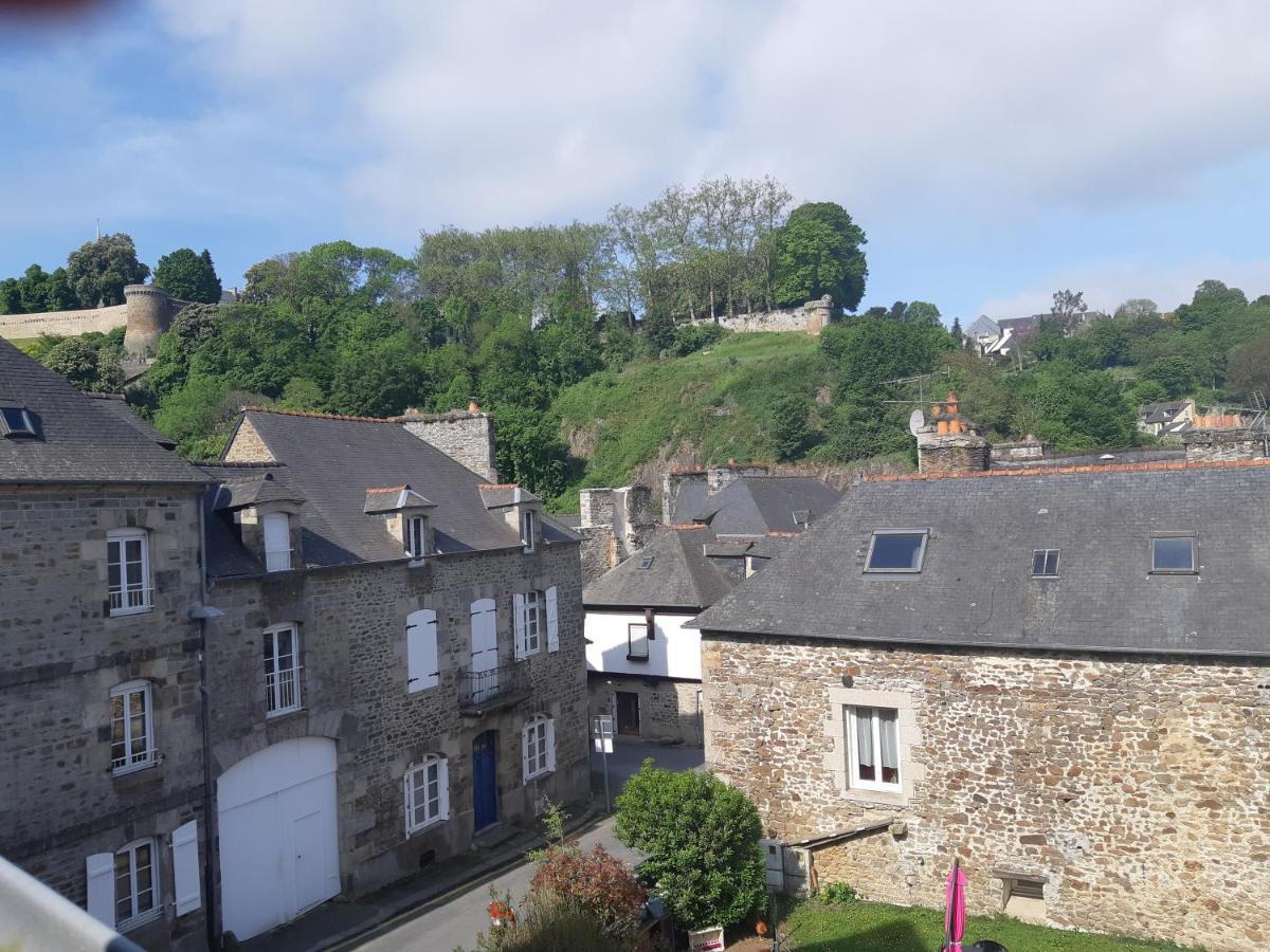 Bri22 -Lanvallay - La Petite Madeleine Dinan Exterior foto